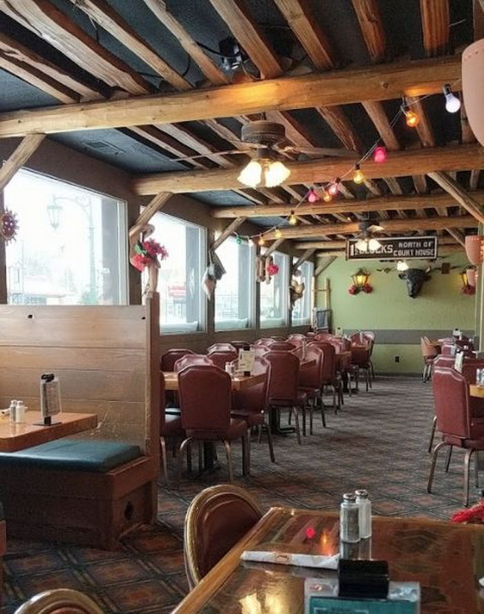 Town Crest Restaurant (La Señorita) - As La Seniorita (newer photo)